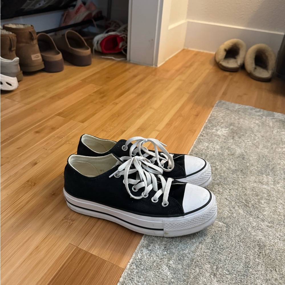 Stylish Black and White Women's Sneakers